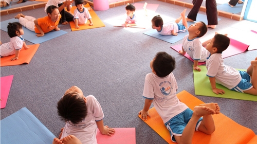 yoga vào học đường