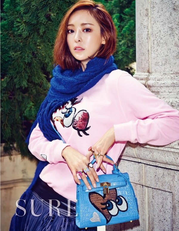 Sooyoung khoe mặt mộc, Yuri hóa tiểu thư sang chảnh trên tạp chí - Ảnh 21.