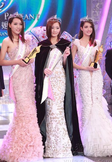 Hoa hậu châu Á gần như khỏa thân trên sân khấu 6