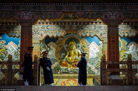Cung&#10;điện của quốc vương Bhutan nằm ở thủ đô Thimpu được xây dựng từ năm 1953.