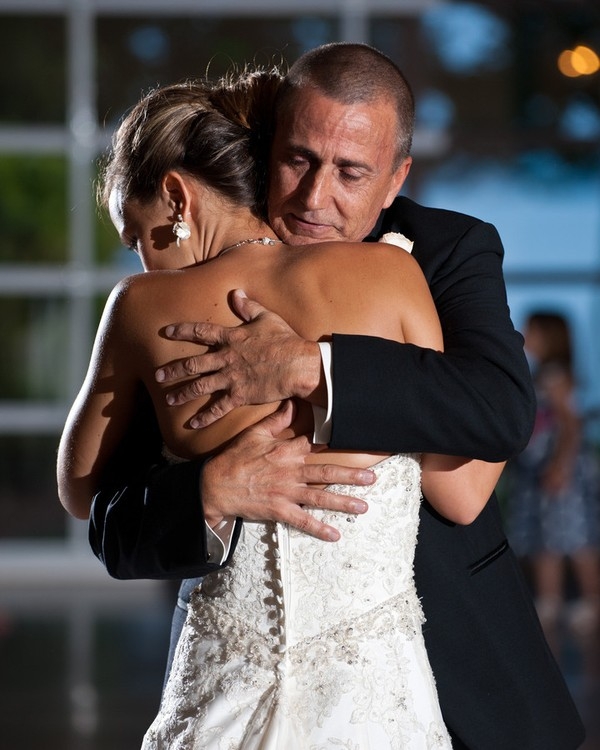 Khoảnh khắc cảm động của cha và con gái trong ngày cưới 7