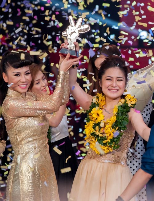 Nhìn lại chặng đường 1 năm showbiz Việt 2013 14
