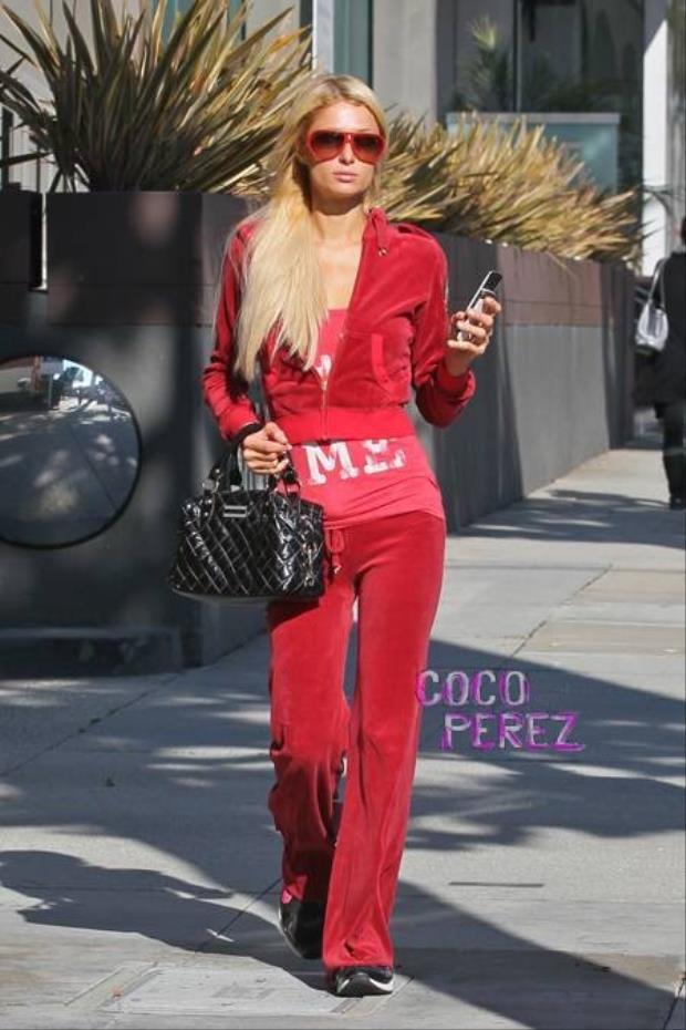 Cả cây nỉ được Paris Hilton diện từng gây sốt cho thời trang đường phố. 