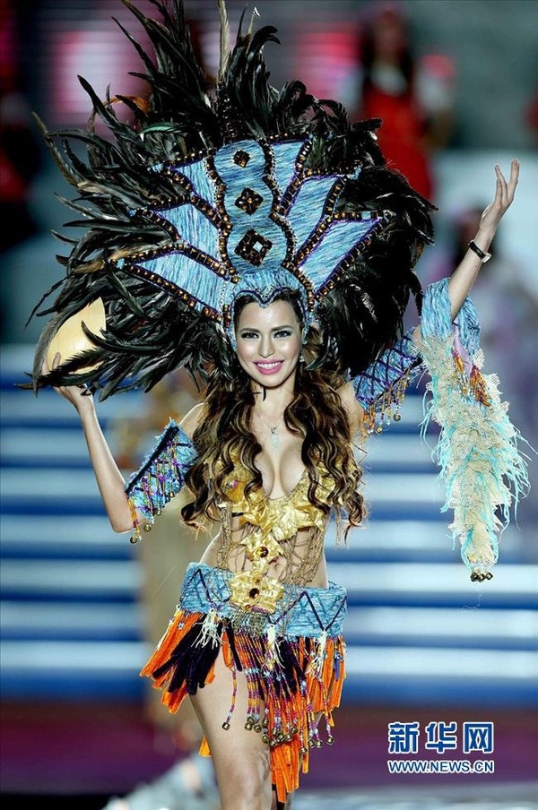 Người đẹp Slovakia đăng quang Hoa hậu Bikini thế giới 7