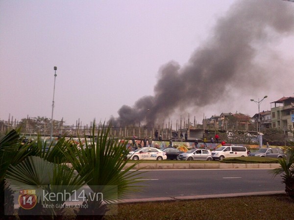Hà Nội: Cháy lớn tại kho hàng Tết gần cầu Long Biên - phát hiện nhiều pháo hoa lậu 7