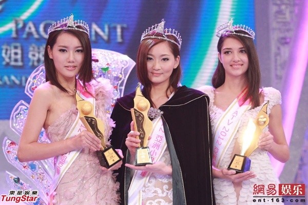 Hoa hậu châu Á gần như khỏa thân trên sân khấu 8