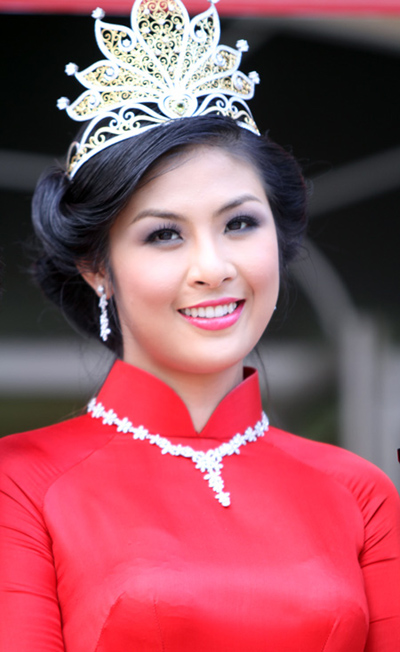 Điểm danh Hoa hậu tài sắc vẹn toàn của showbiz Việt 16