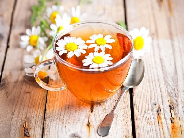 Trà hoa cúc: Sử dụng trà hoa cúc thường xuyên sẽ giúp giấc ngủ của bạn “ngon” và sâu hơn. 