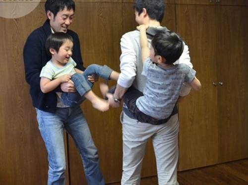 Học cách bố mẹ Nhật phân xử khi các con cãi nhau 1