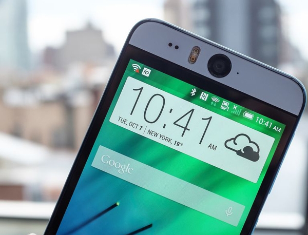 HTC Desire Eye giá 9,9 triệu đồng
