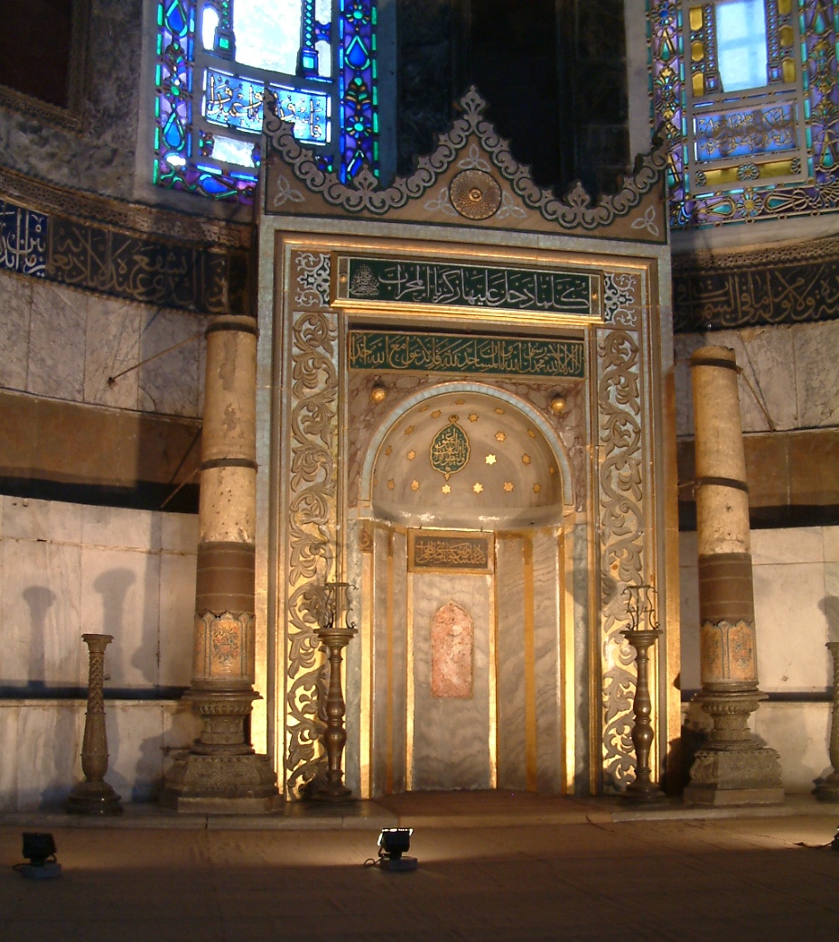 Mihrab (Khoảng trống trên tường để chỉ hướng cúi lạy) nơi từng là bàn thờ của Chính thống giáo.