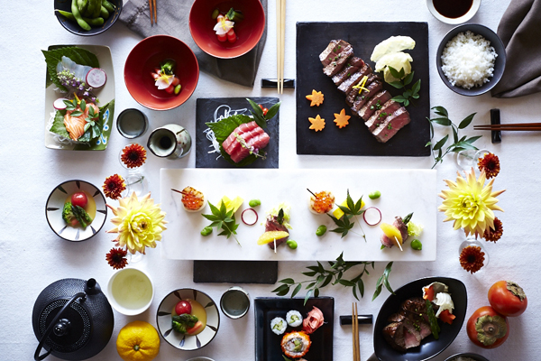 Trên bàn tiệc của người Nhật, thức ăn tuy không nhiều nhưng lại vô cùng bắt mắt.