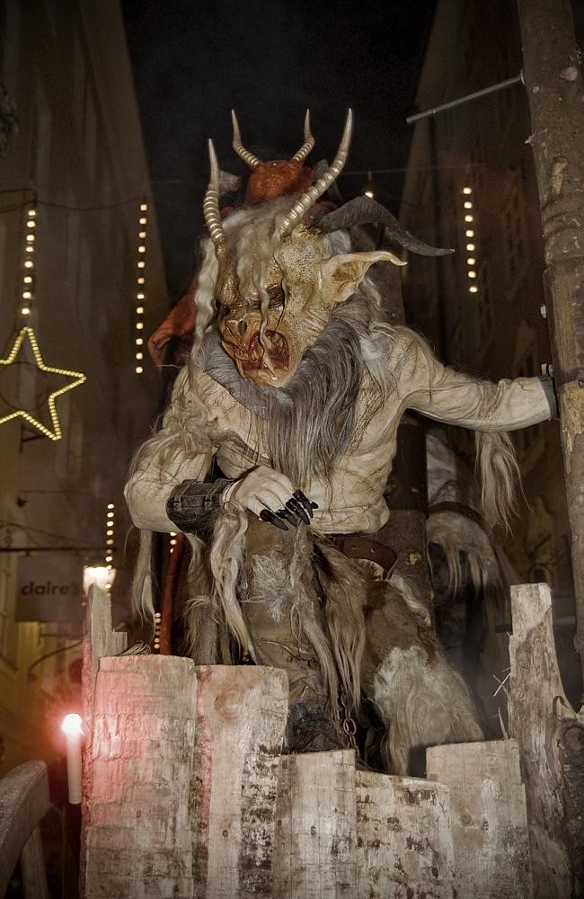 Ác quỷ Krampus trong phong tục đón Giáng sinh của người Áo. Ảnh: 