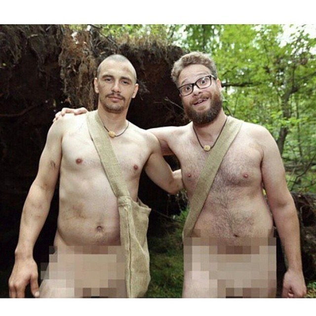 Đôi bạn diễn viên James Franco - Seth Rogen gây bất ngờ cho cư dân mạng khi tung ra loạt ảnh trần như nhộng trong một chuyến đi chơi trong rừng. Nhiều người liên tưởng 2 ngôi sao đang tham gia series truyền hình Naked and Afraid. 