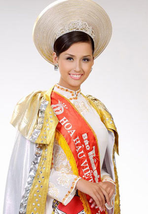 Điểm danh Hoa hậu tài sắc vẹn toàn của showbiz Việt 9