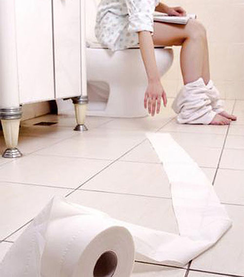 3 thói quen có hại bạn vẫn thường làm trong nhà vệ sinh 2