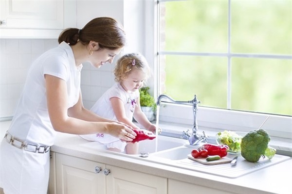 Những bài học cùng mẹ trong bếp giúp trẻ thông minh hơn 3