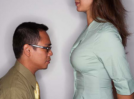 Đàn ông không thể cưỡng lại bộ ngực của phụ nữ, tại sao?