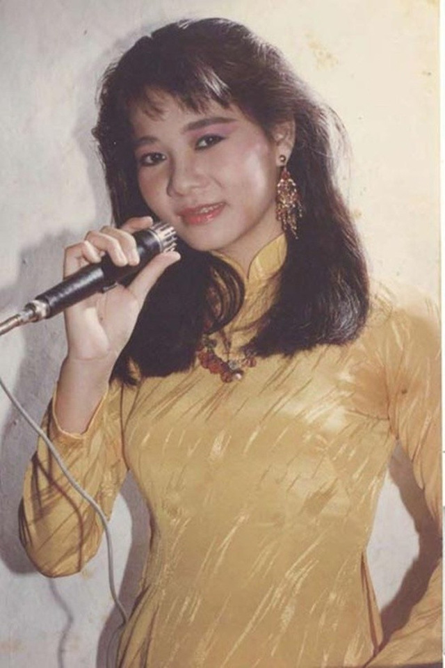 Thu Minh thu hút được sự chú ý của dư luận với giọng hát khỏe và cao vút khi thể hiện hoàn hảo ca khúc gạo cội Bóng cây Kơ-nia vào năm 1993.